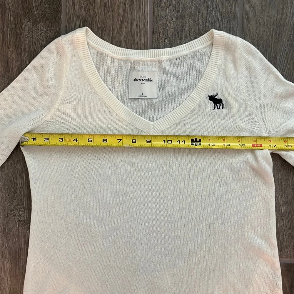Girls Abercrombie & Fitch V neck sweater size large- cream/ off white - Picture 6 of 10